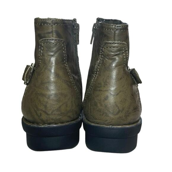 NWOT Clarks Bendables Women’s Nikki Star Leather Ankle Boots Green Size 8.5 - Picture 7 of 9